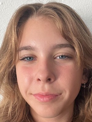 Viktória Lakoštíková